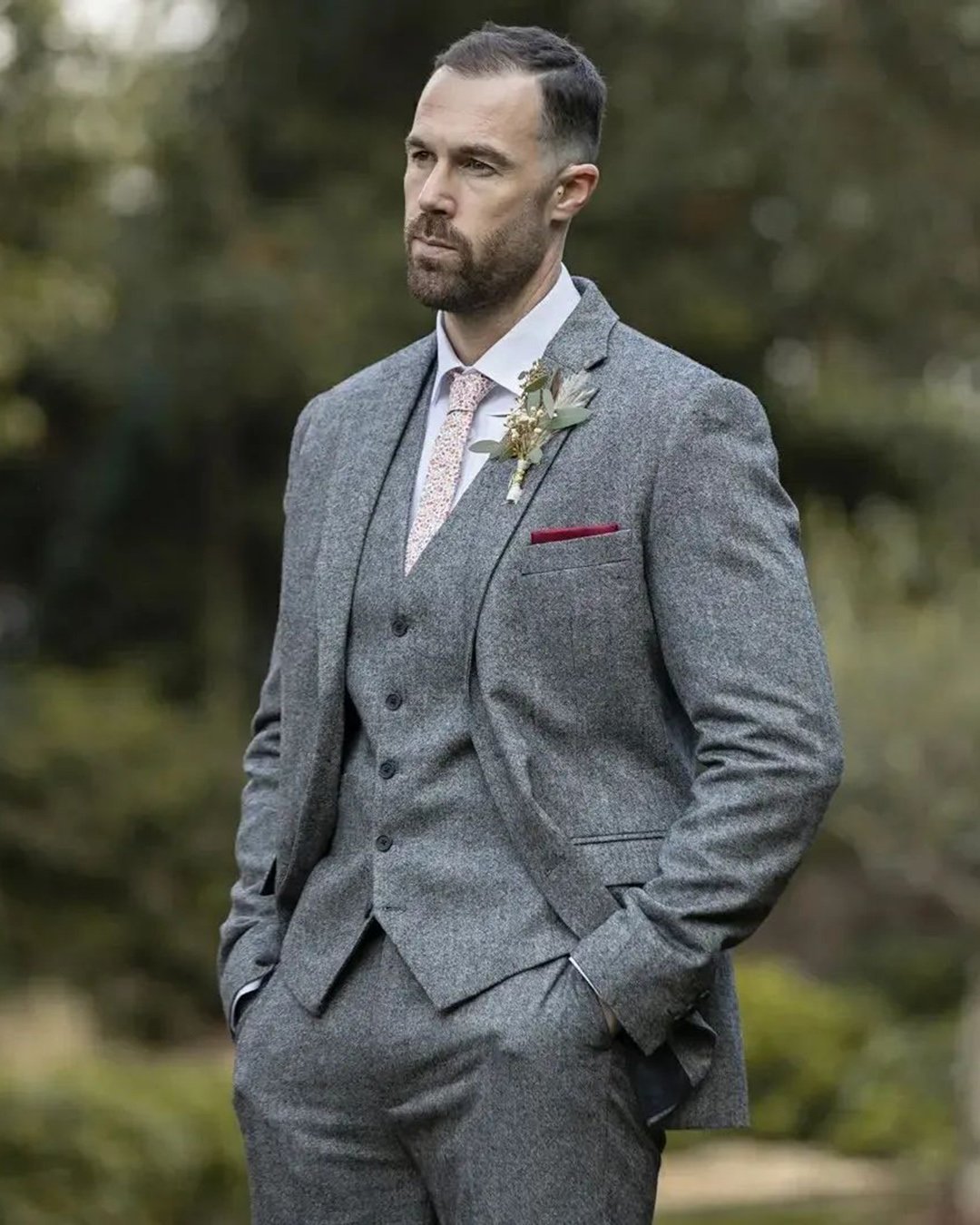 groomsmen attire grey vest jacket with bouttoniere hockerty men