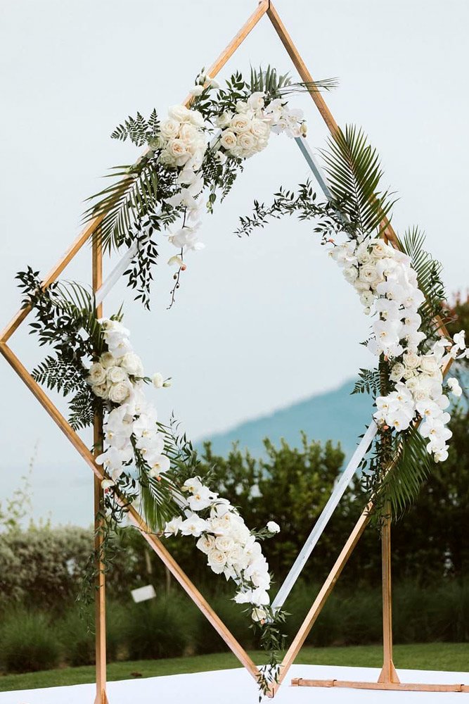 simply chic wedding flower decor ideas arch