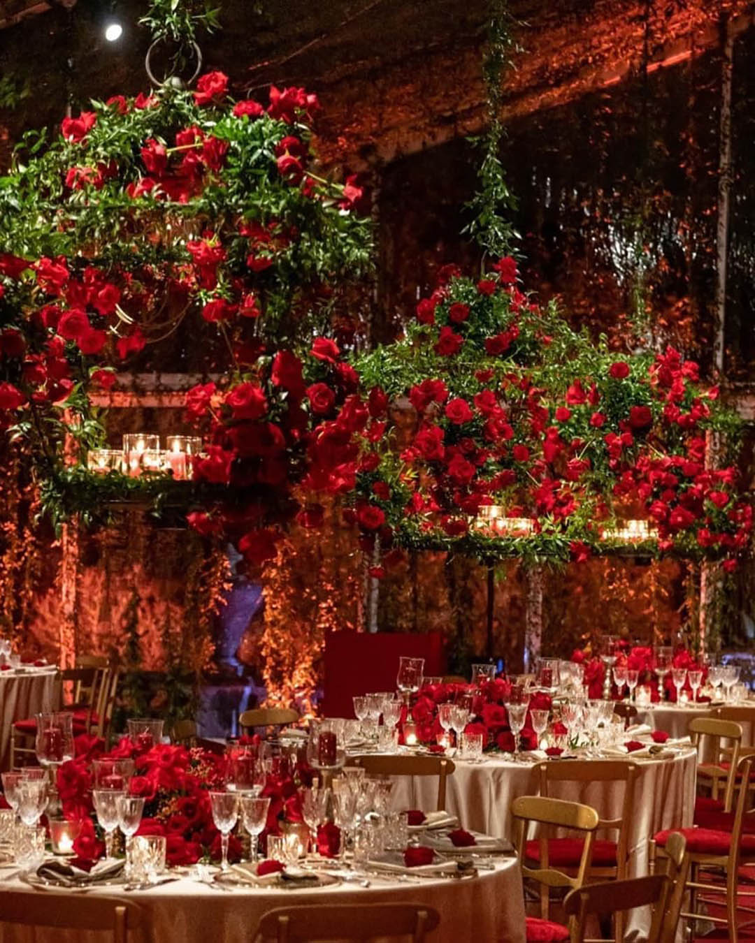 valentines-day-wedding-ideas-red-gold-reception-5starweddings