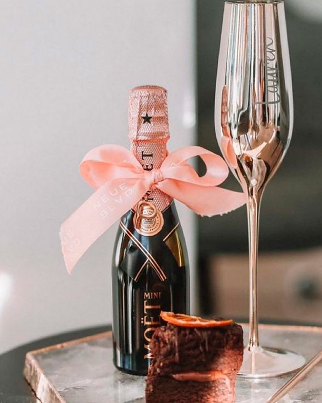 wedding favor ideas for guests drinks glass