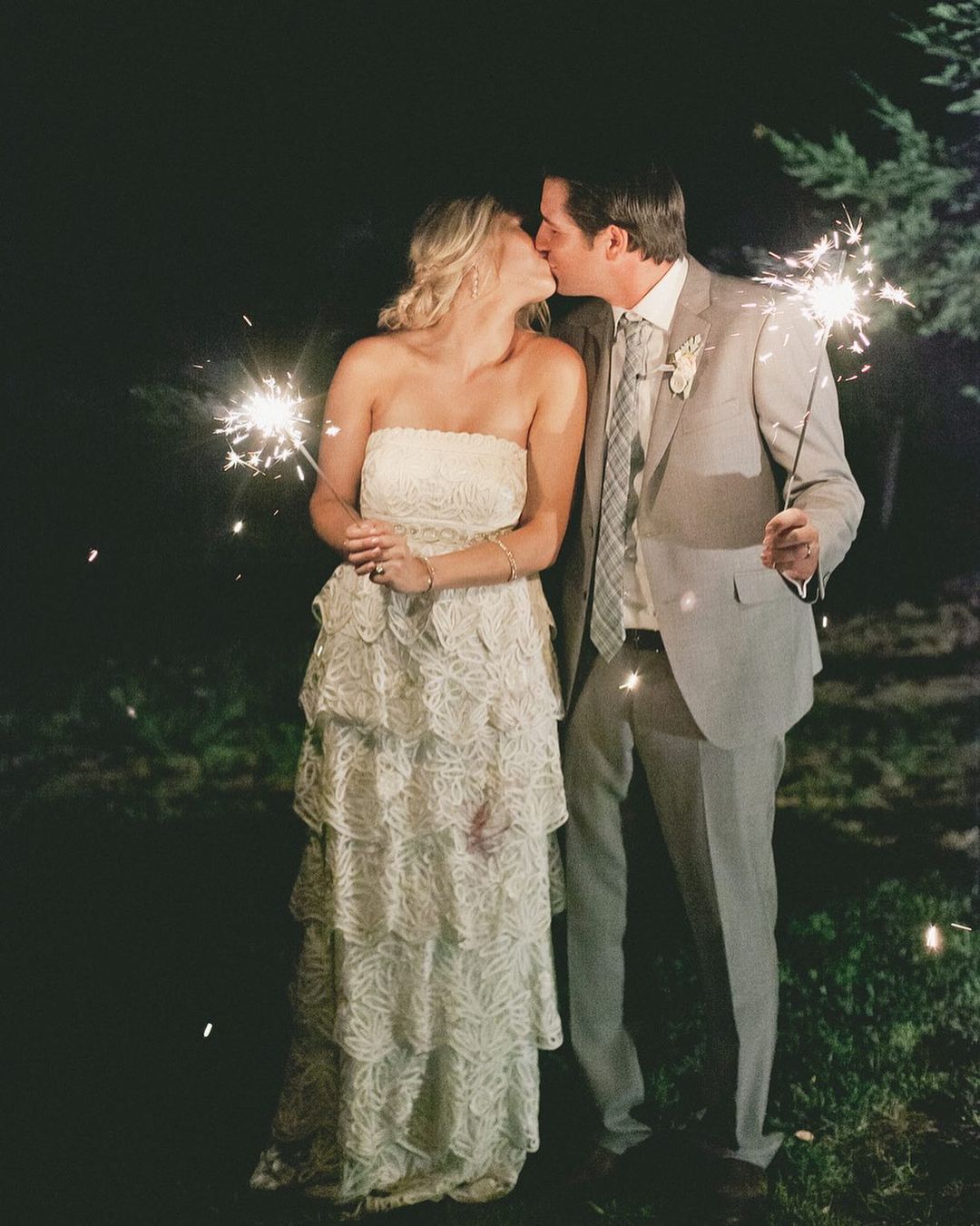 wedding kiss photos couple with sparklers myonelove
