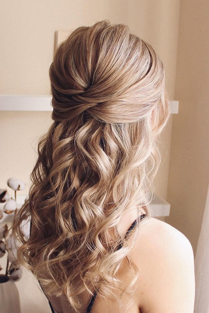 easy wedding hairstyles swept half up with curls bridal_hairstylist