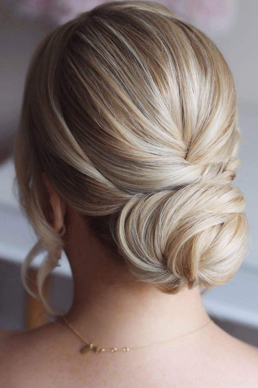 easy wedding hairstyles swept low bun on blonde bridal_hairstylist1