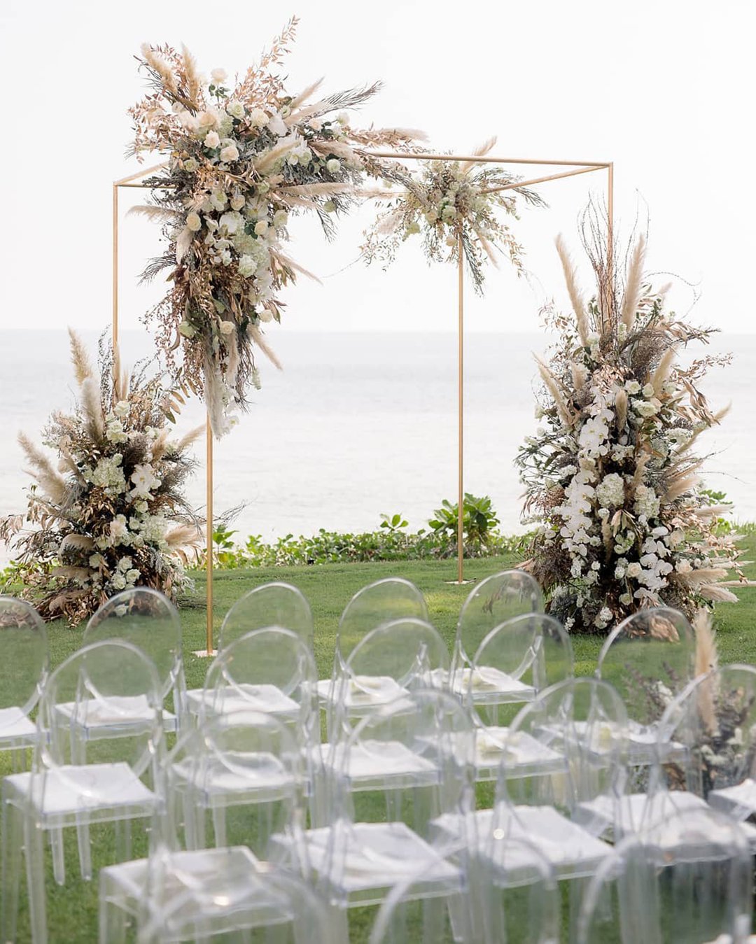 modern wedding decor beach ceremony decor phuket_wedding_planner