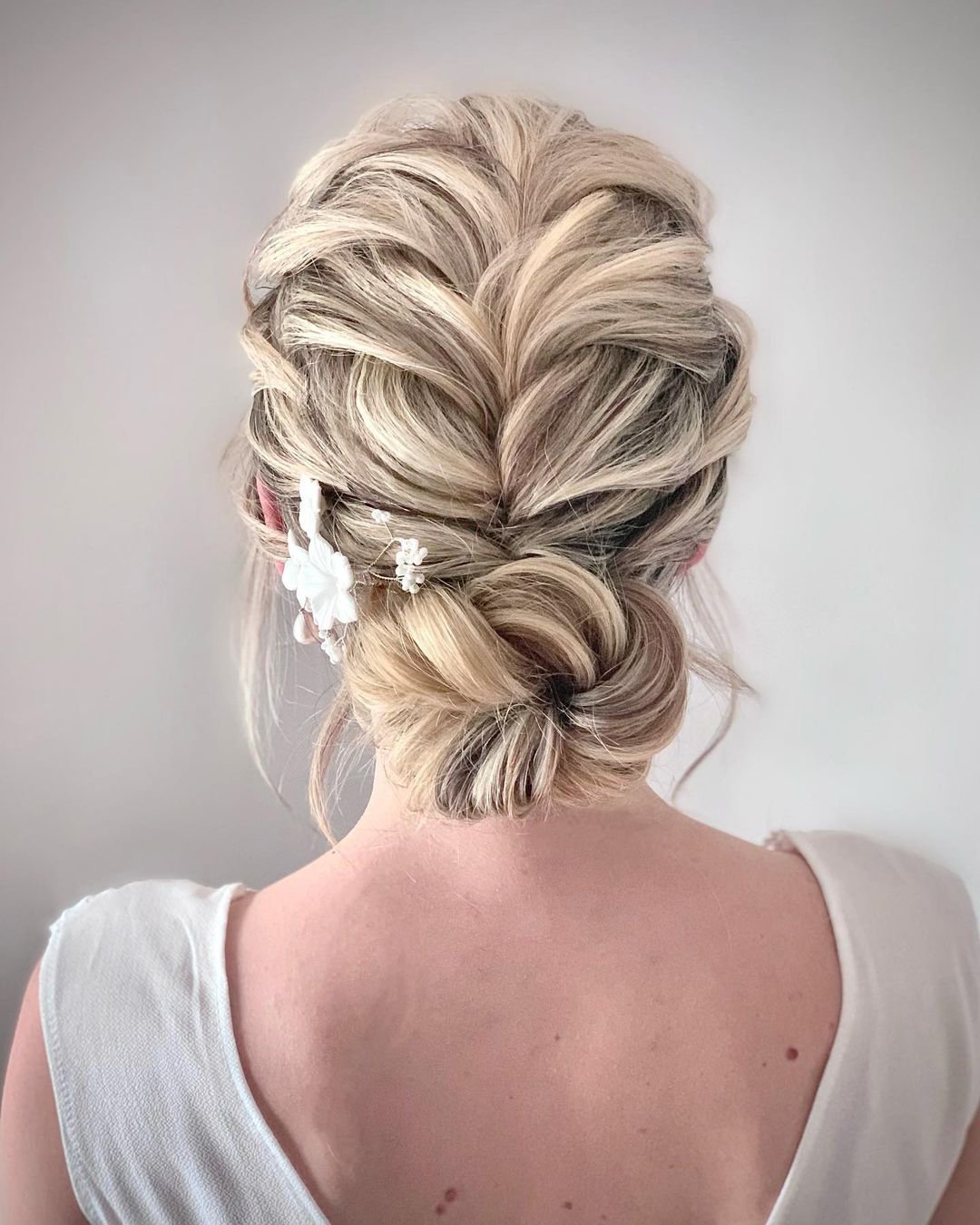 Mother Of The Bride Hairstyles: Elegant ...