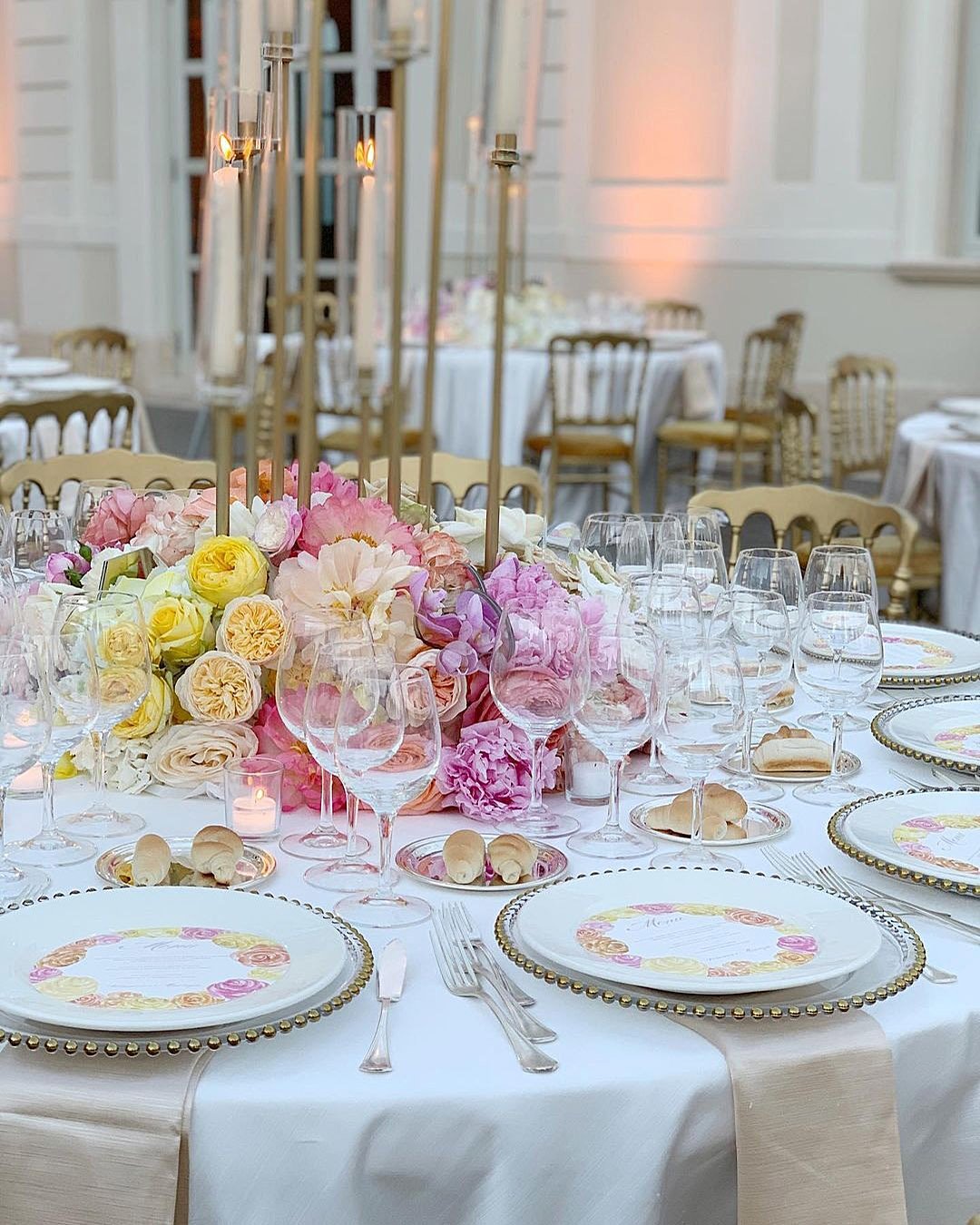 romantic wedding reception decor flowers