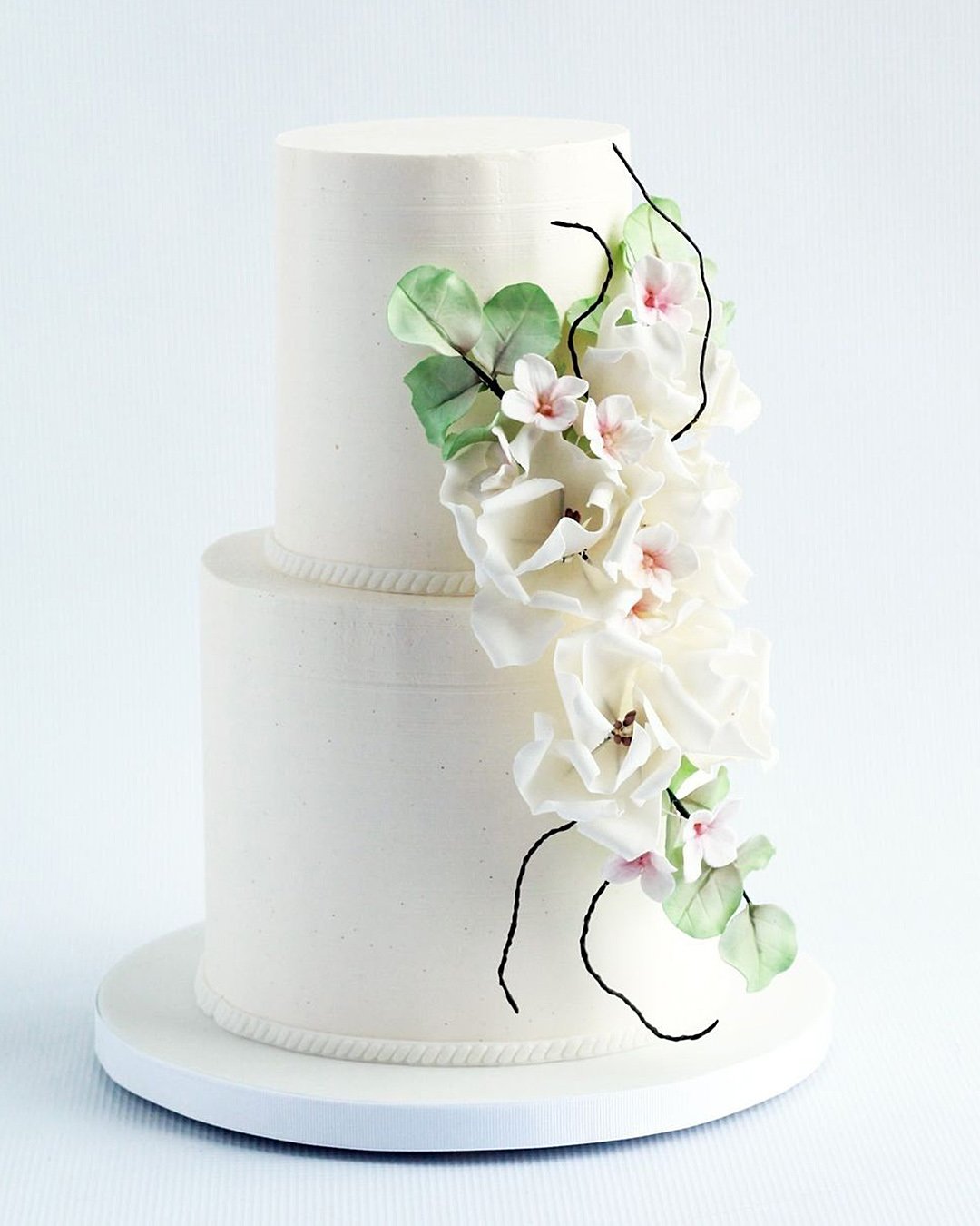 romantic wedding wedding cake sugar flowers decor