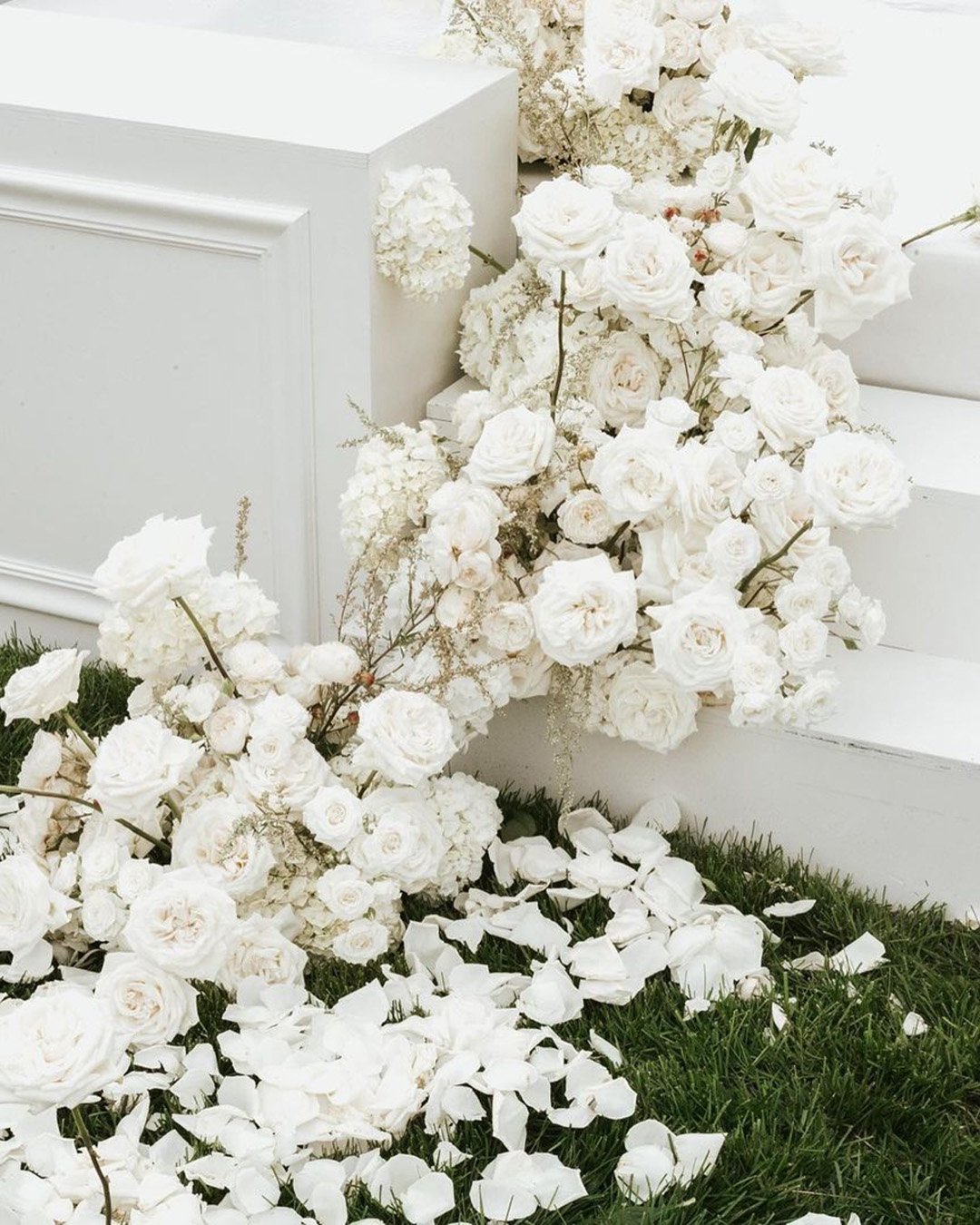 romantic wedding white roses decor wedding