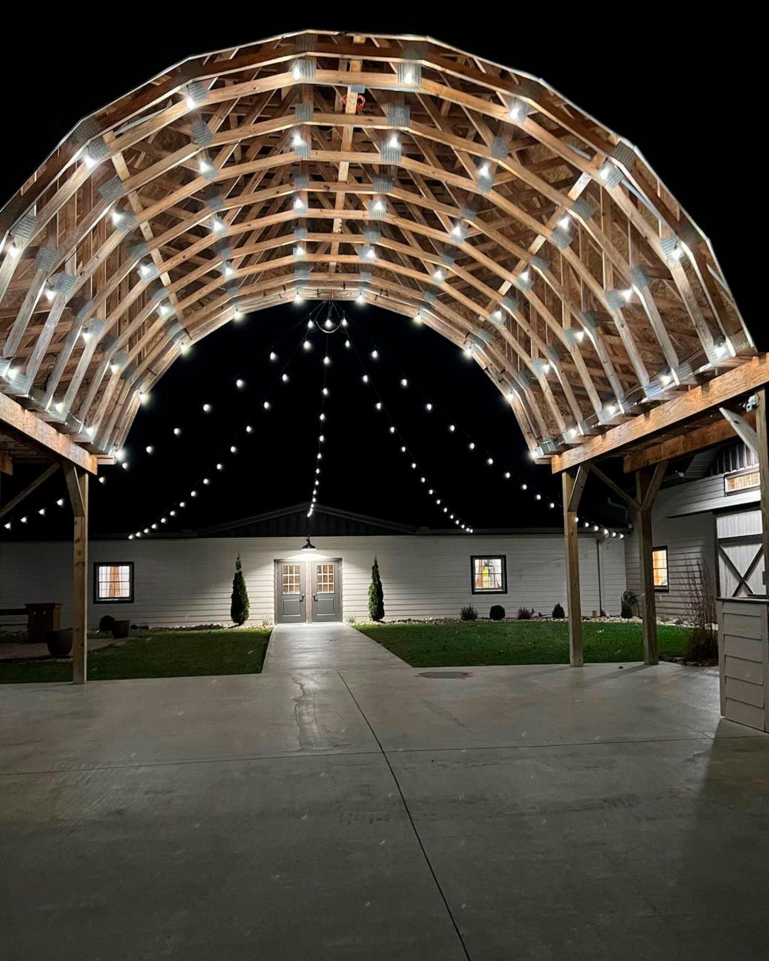 rustic wedding venue in michigan outdoor lights