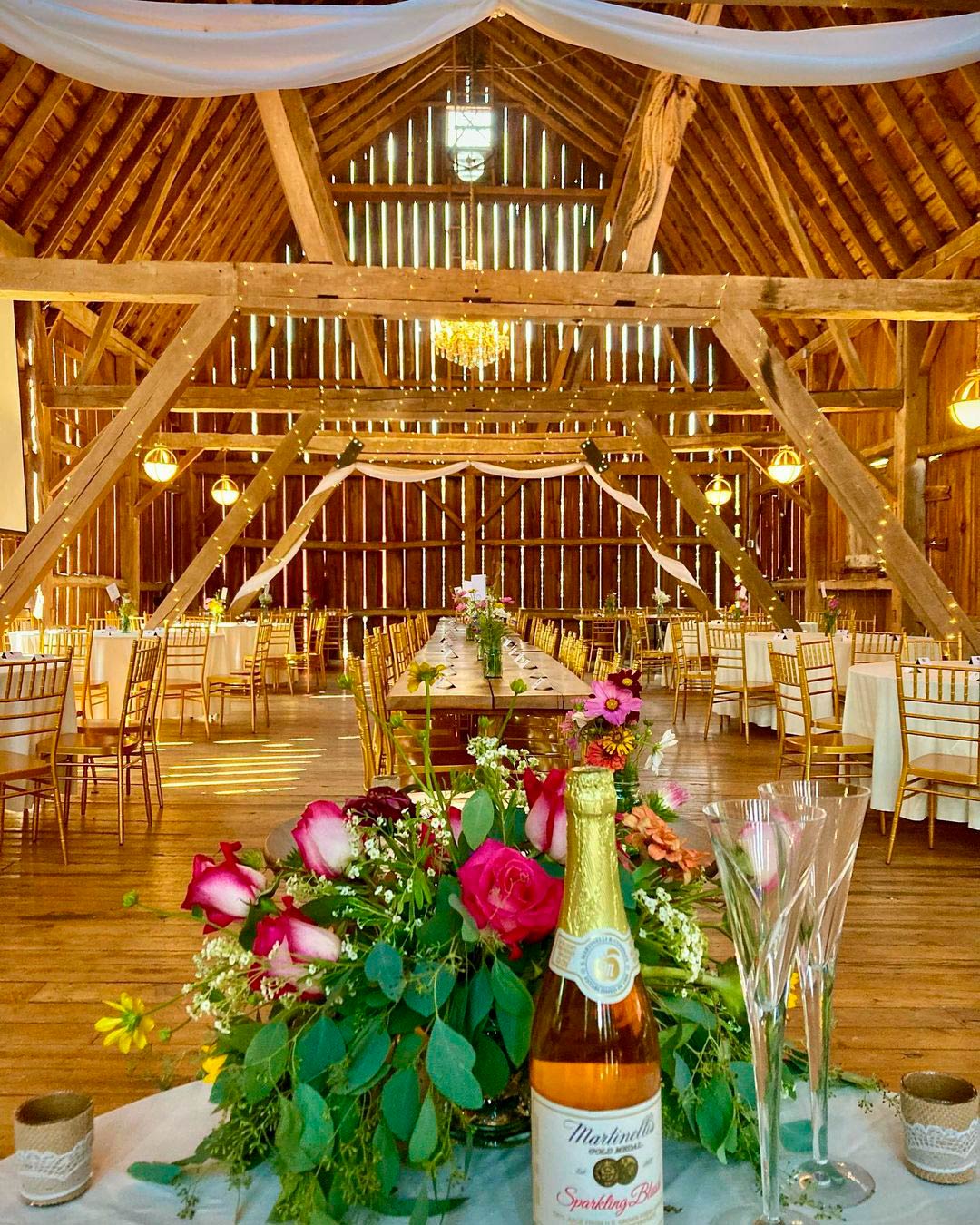 rustic wedding venues in wi aisle indoor