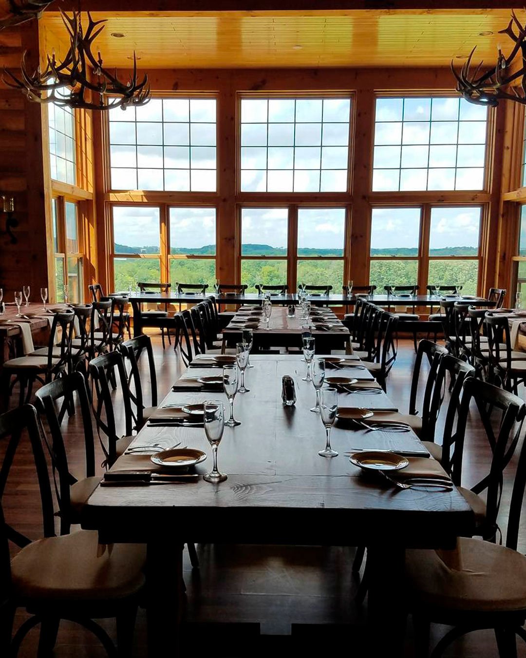 rustic wedding venues in wi barn decor setting