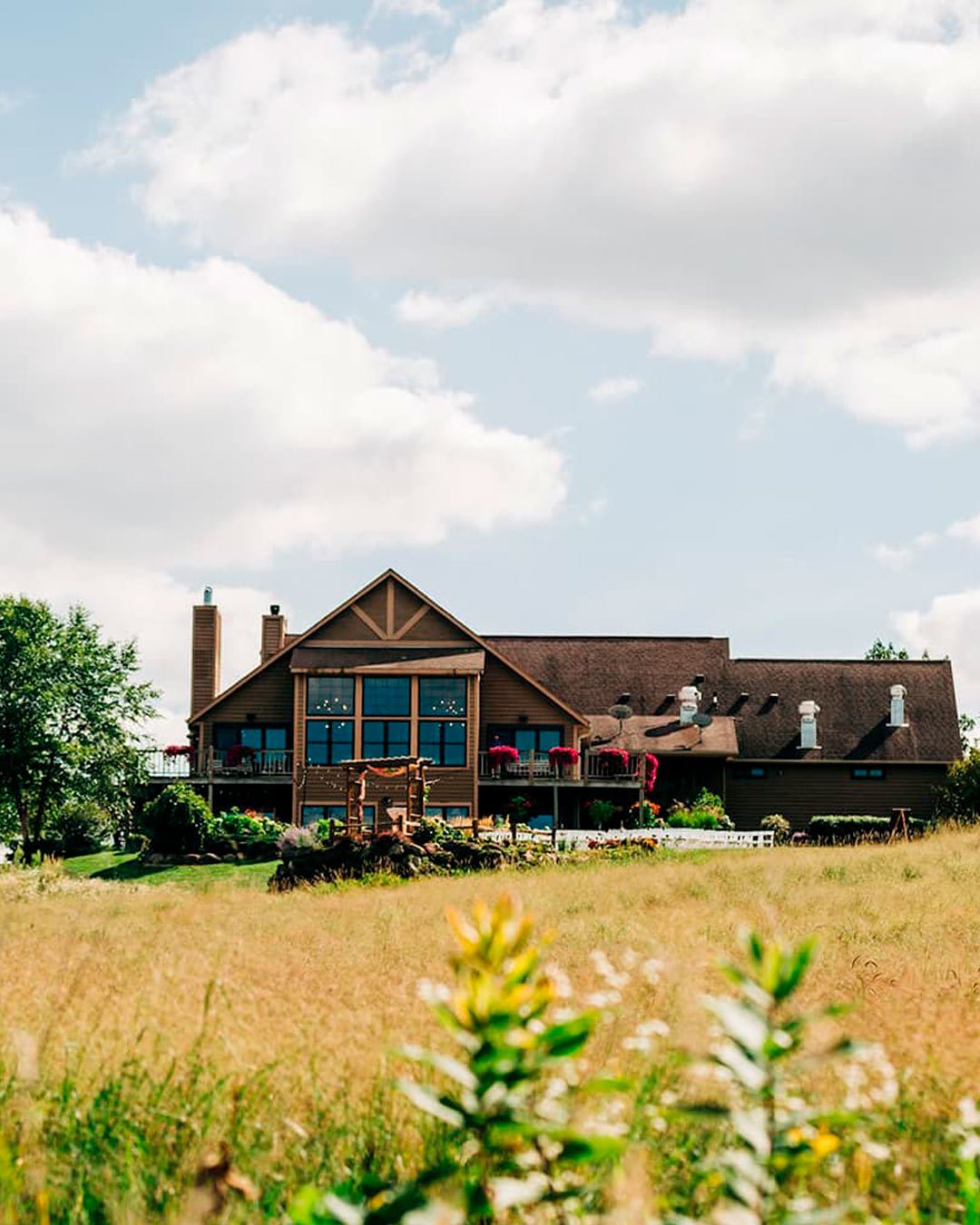 rustic wedding venues in wi barn