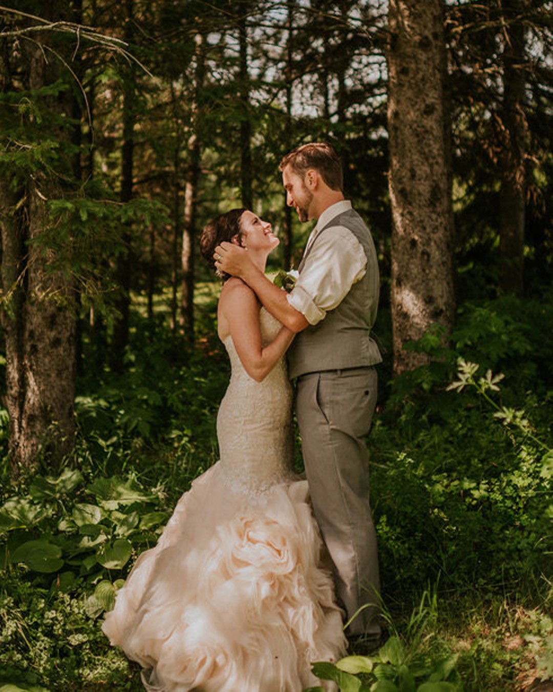rustic wedding venues in wi barn outdoor bride groom