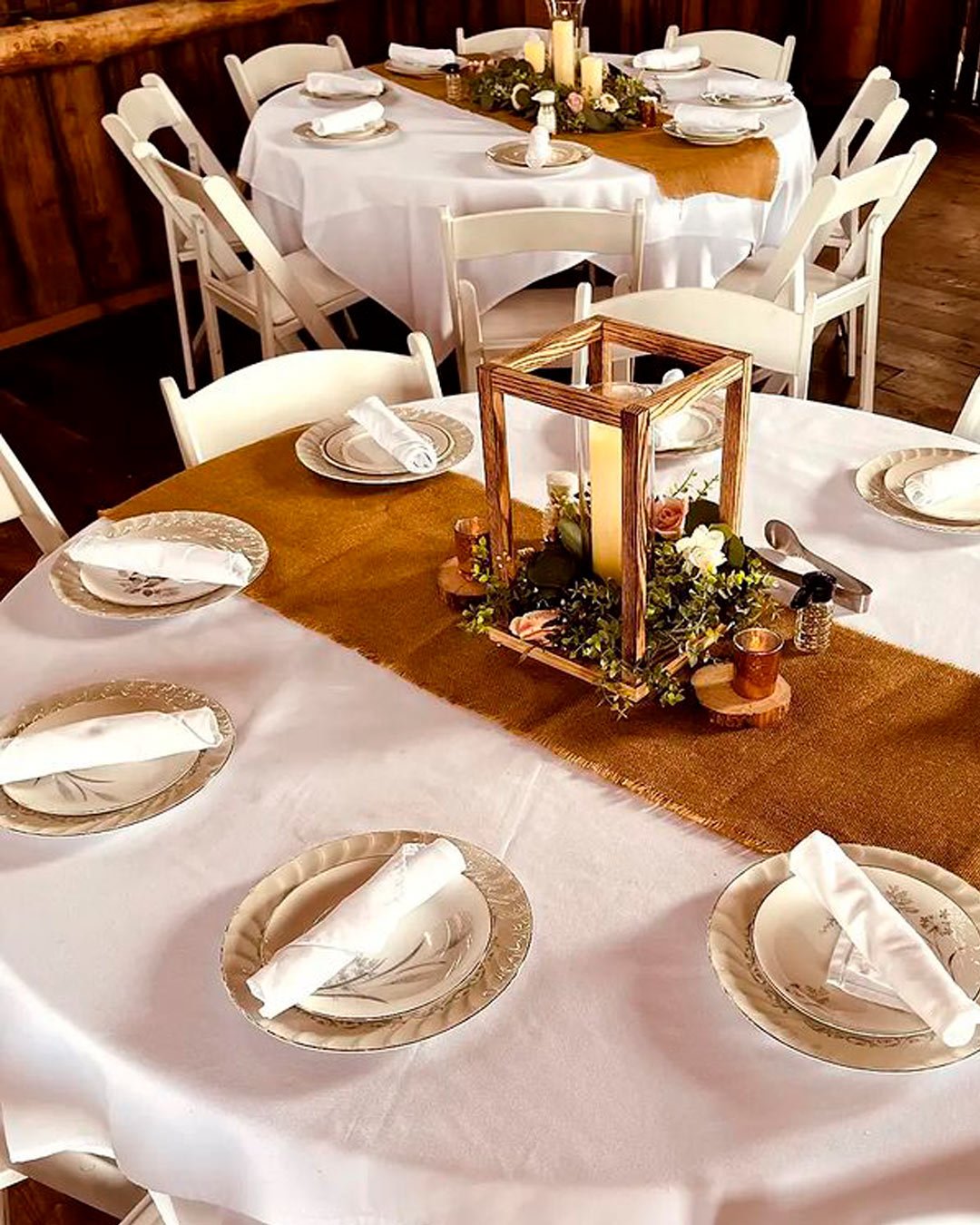 rustic wedding venues in wi barn table setting