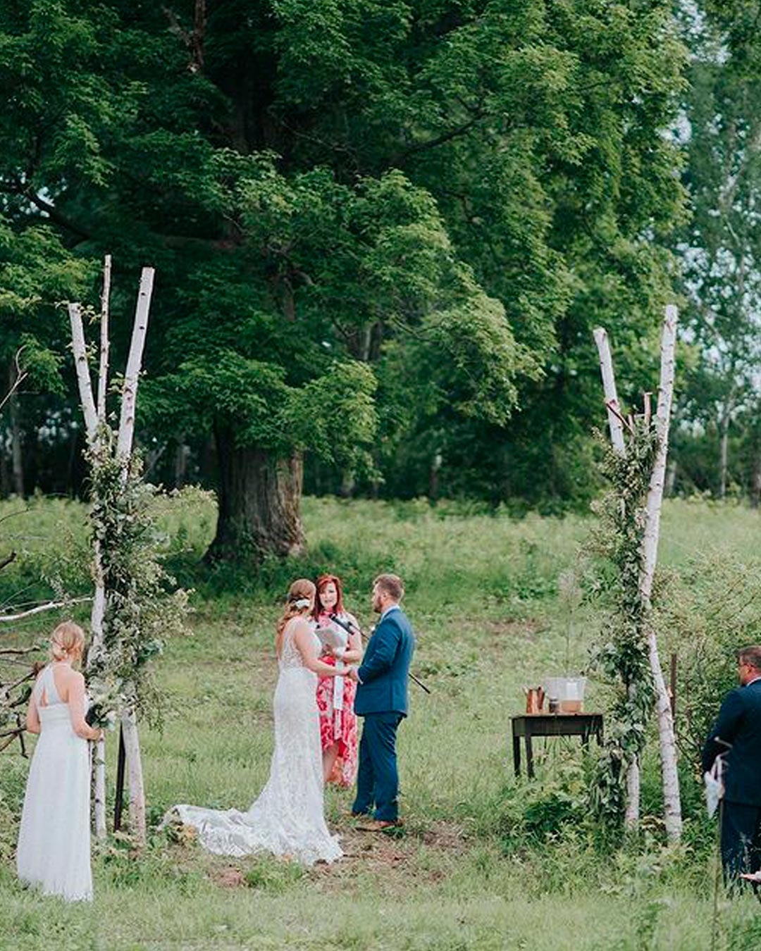 rustic wedding venues in wi bride groom aisle
