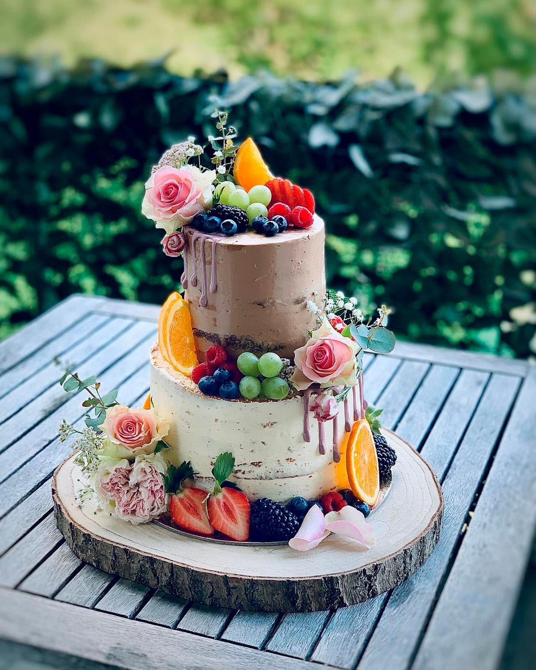 wedding cake ideas nacked berries