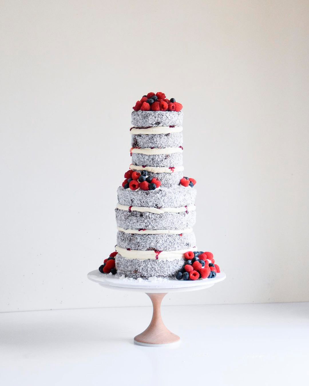 wedding cake ideas nacked berries