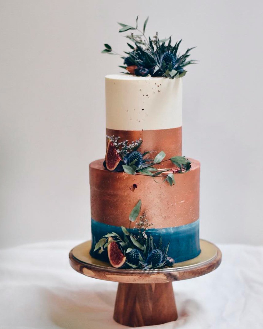 wedding cake ideas wild flowers blue