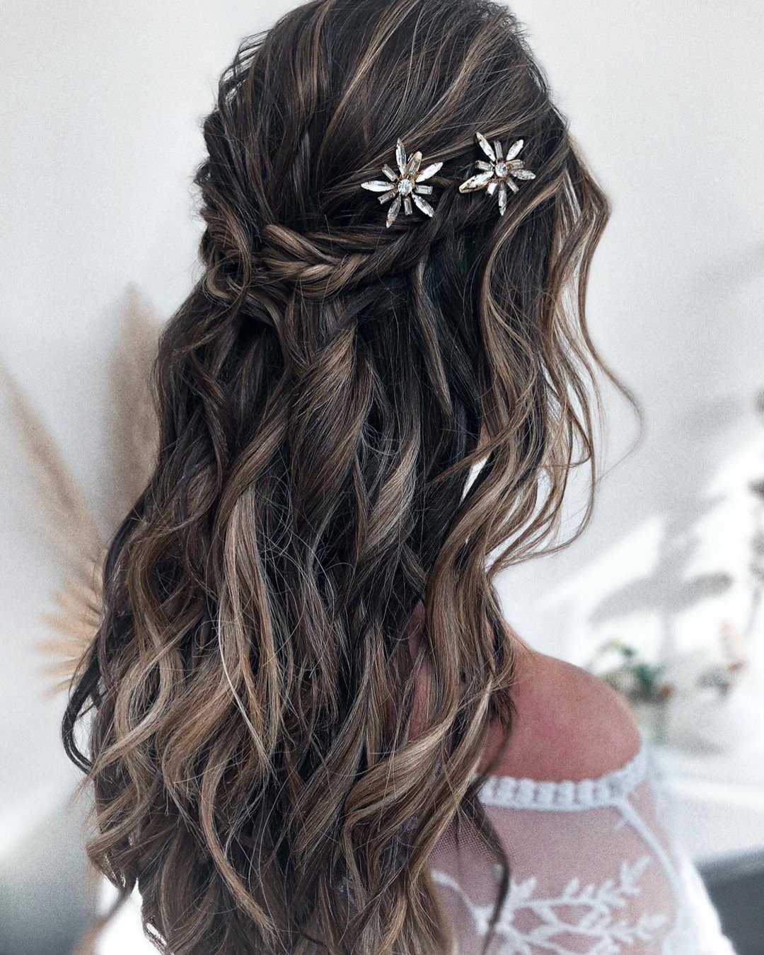 33 Stylish Wedding Hairstyles With Hair Down | Wedding Forward
