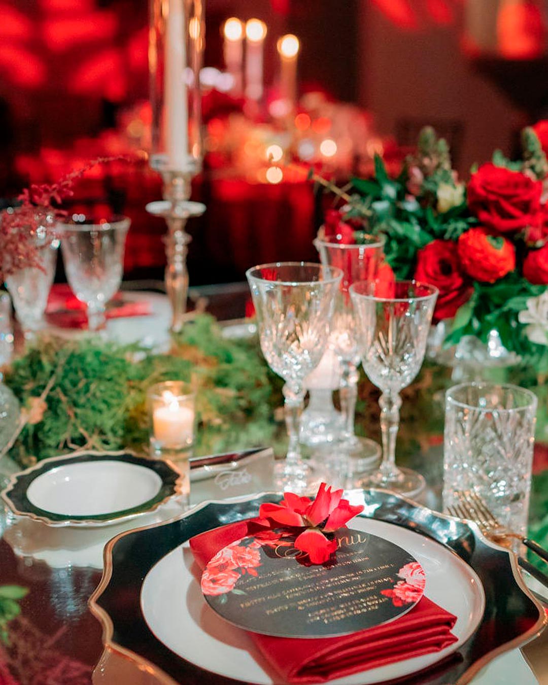 winter wedding decor red white table decor