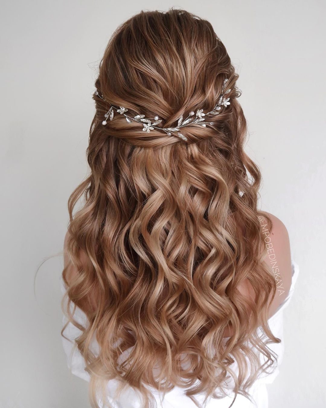 Half Up Half Down Wedding Hairstyles 22 23 Guide 70 Looks