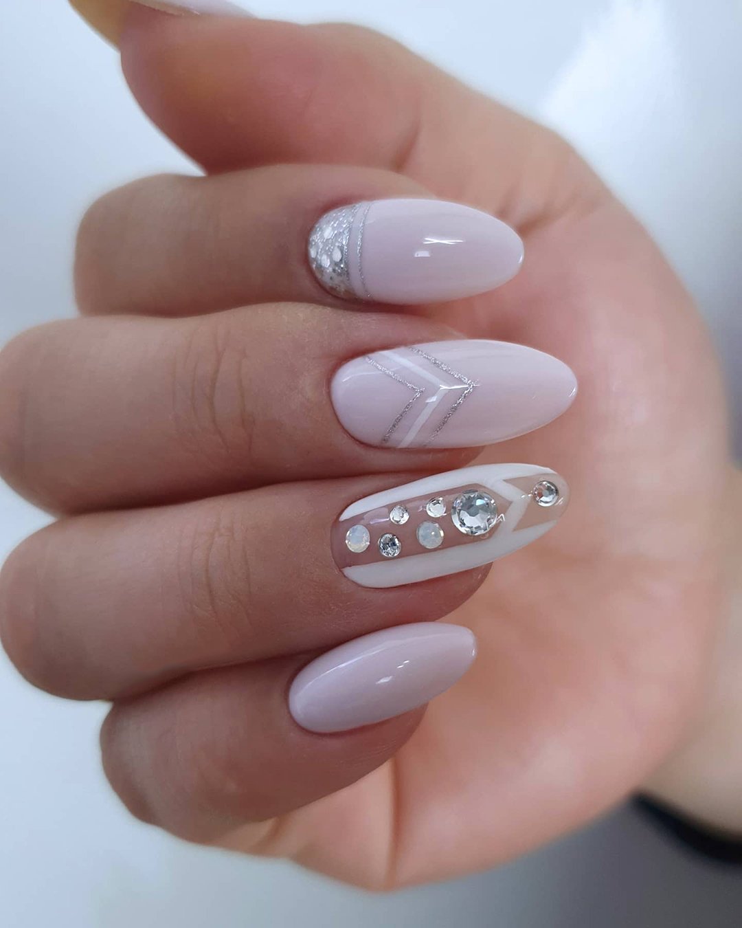 pink and white nails for wedding with glitter and rhinestones kangannynails