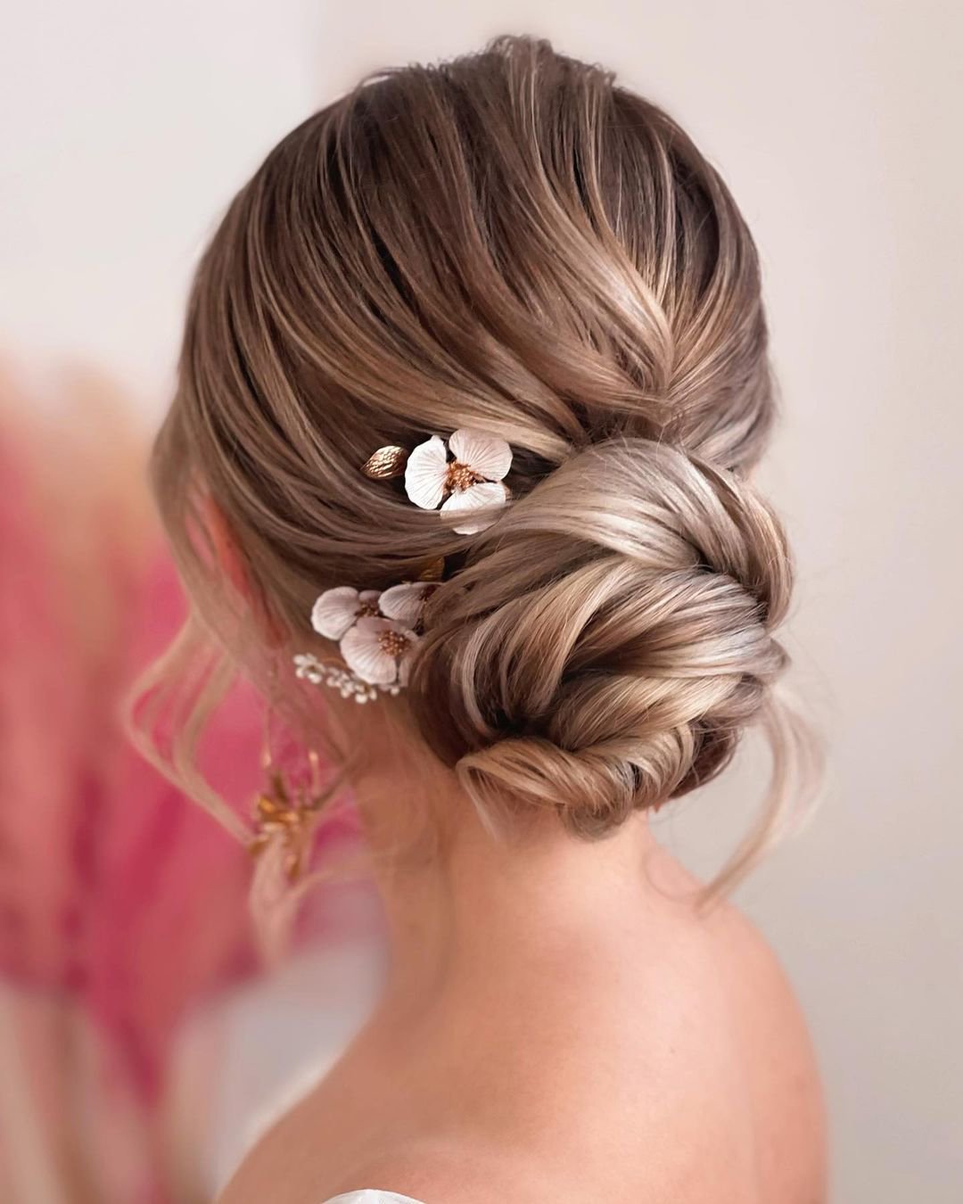 wedding hair accessories low bun with flower pins kasia_fortuna