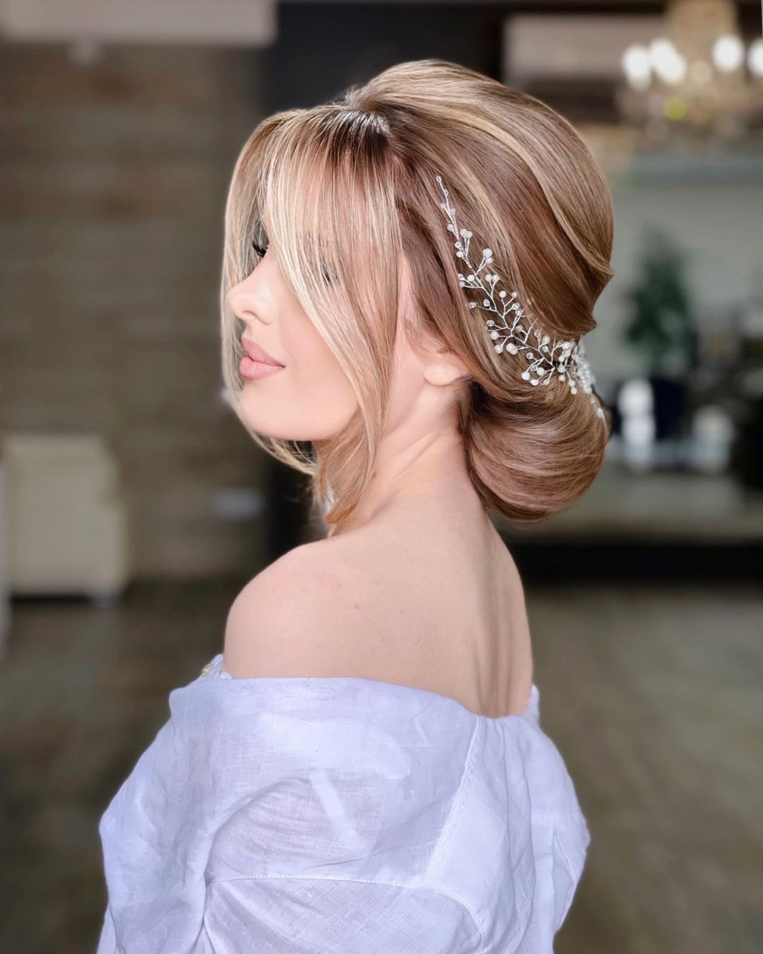 wedding hairstyles with bangs elegant with accessories victoria_schimbator