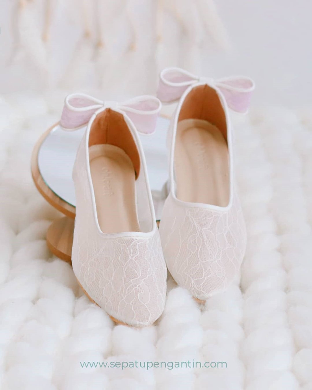 cute lace bridal flats with bow arlenne weddingshoes