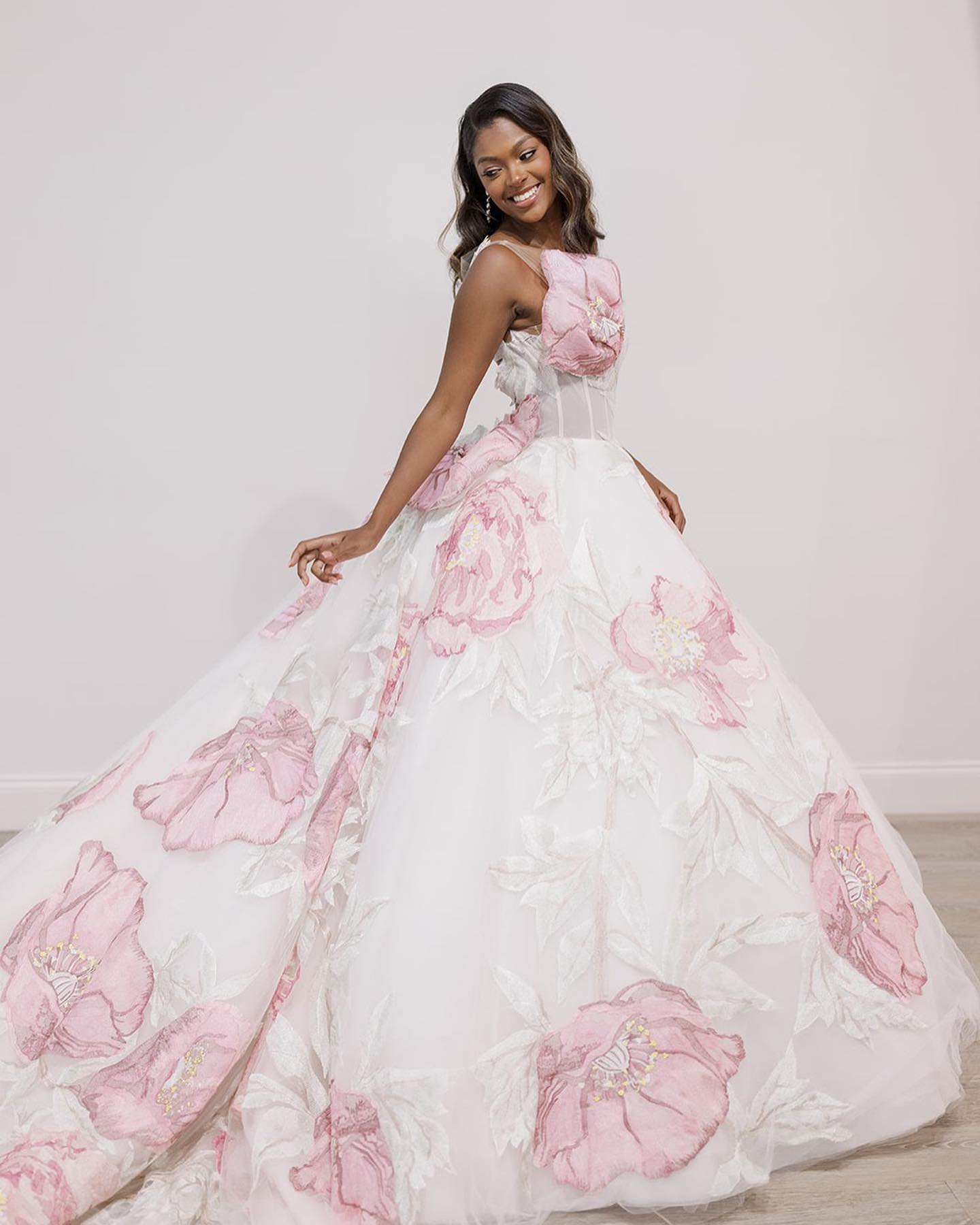 Floral Wedding Dresses: 27 Ultra-Pretty 