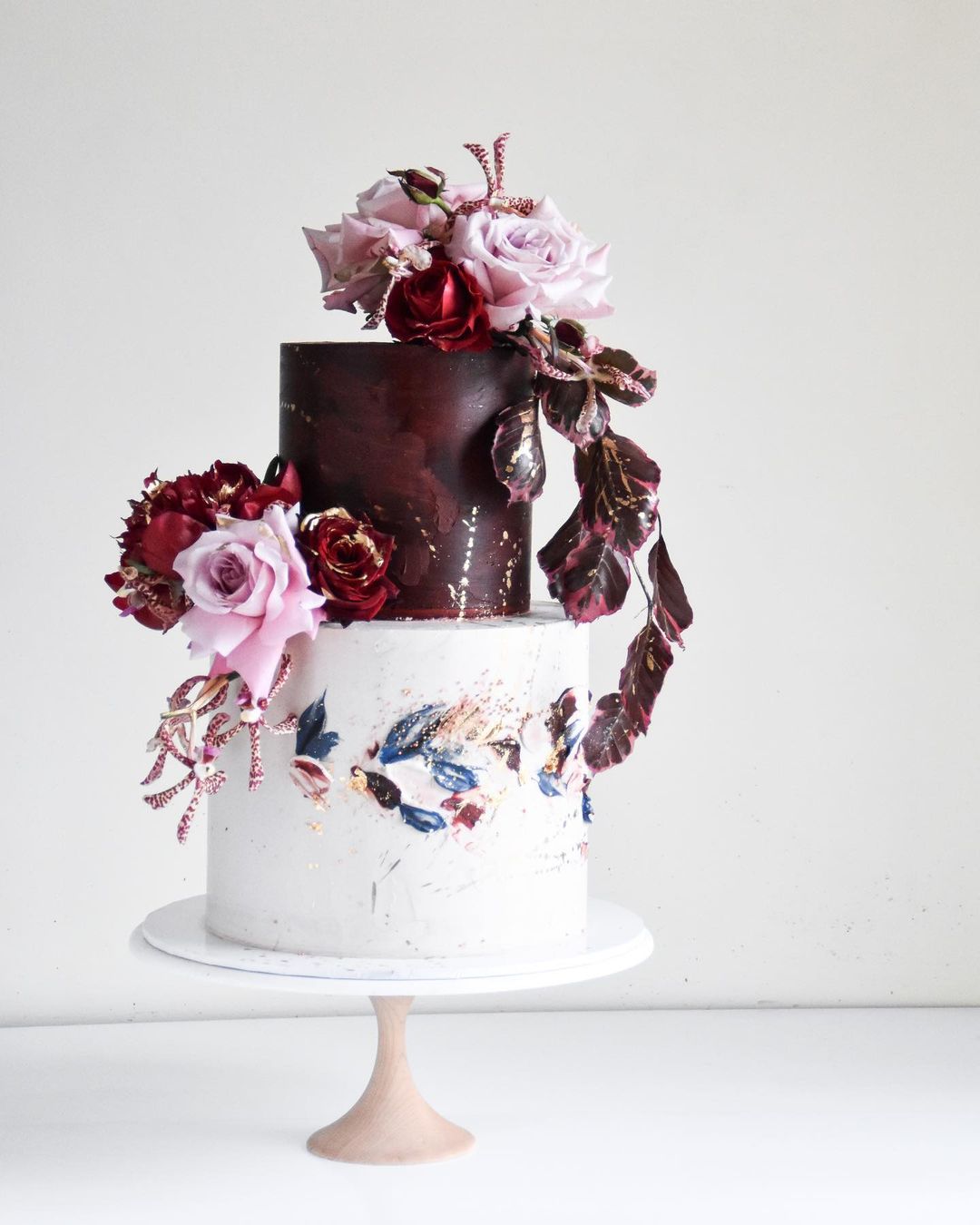whimsical wedding cake ideas with flowers