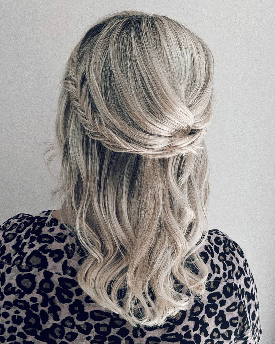 elegant wedding hairstyles braided half up on blonde hair hannahblinkohairstylist