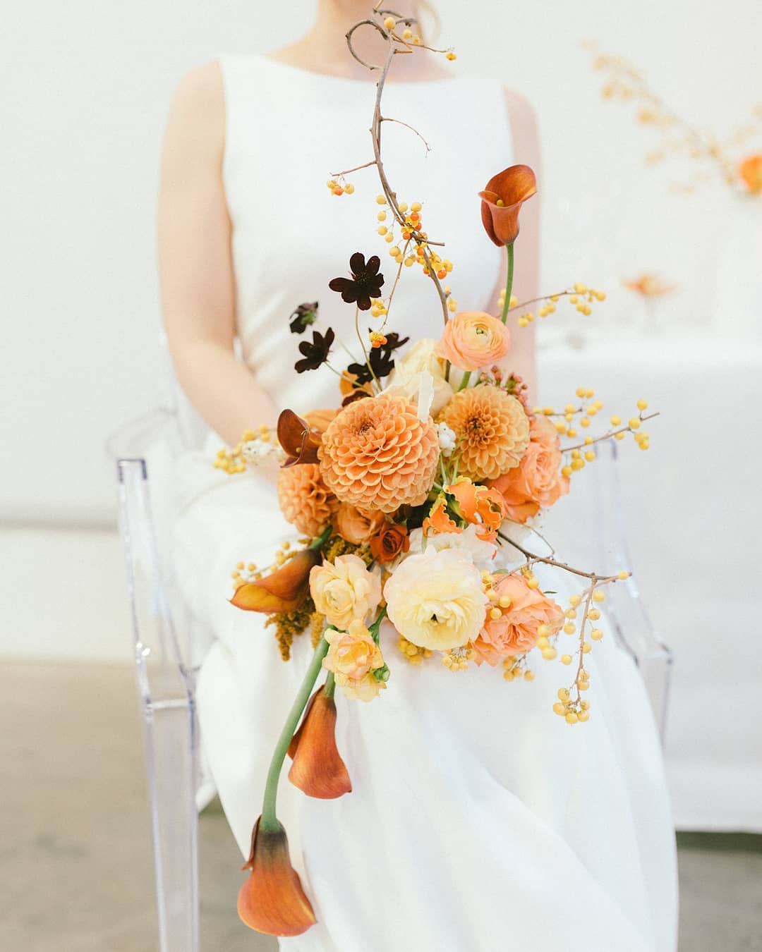 fall wedding bouquets with beautiful dahlias