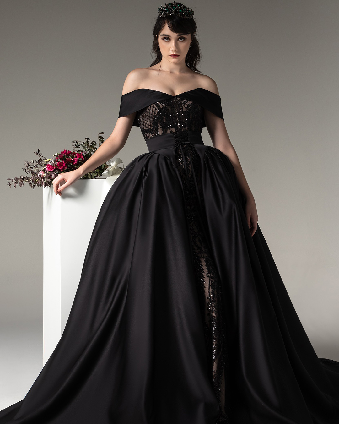 Gothic Wedding Dresses: 24 Non 