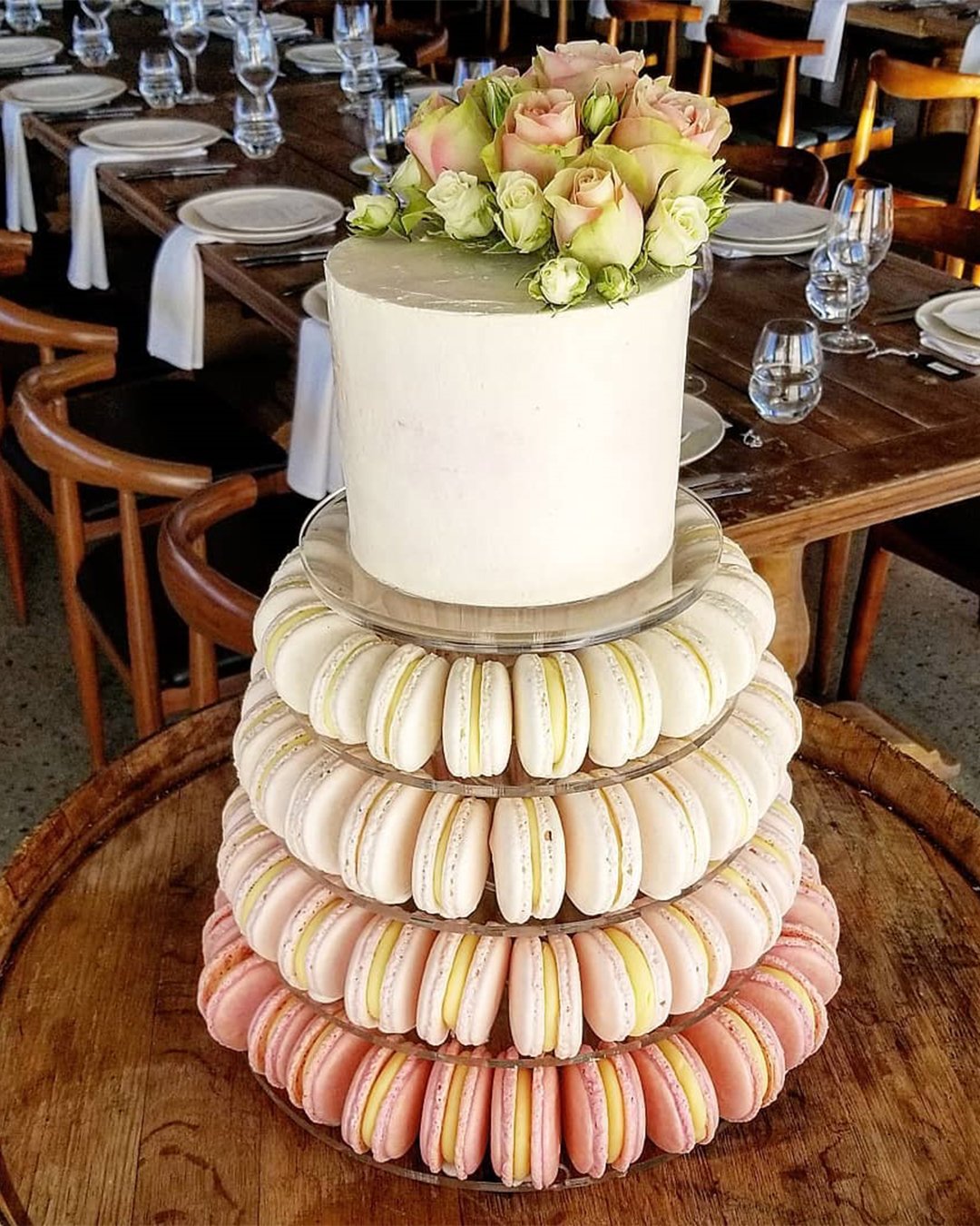 non traditional wedding dessert ideas charming wedding macarons