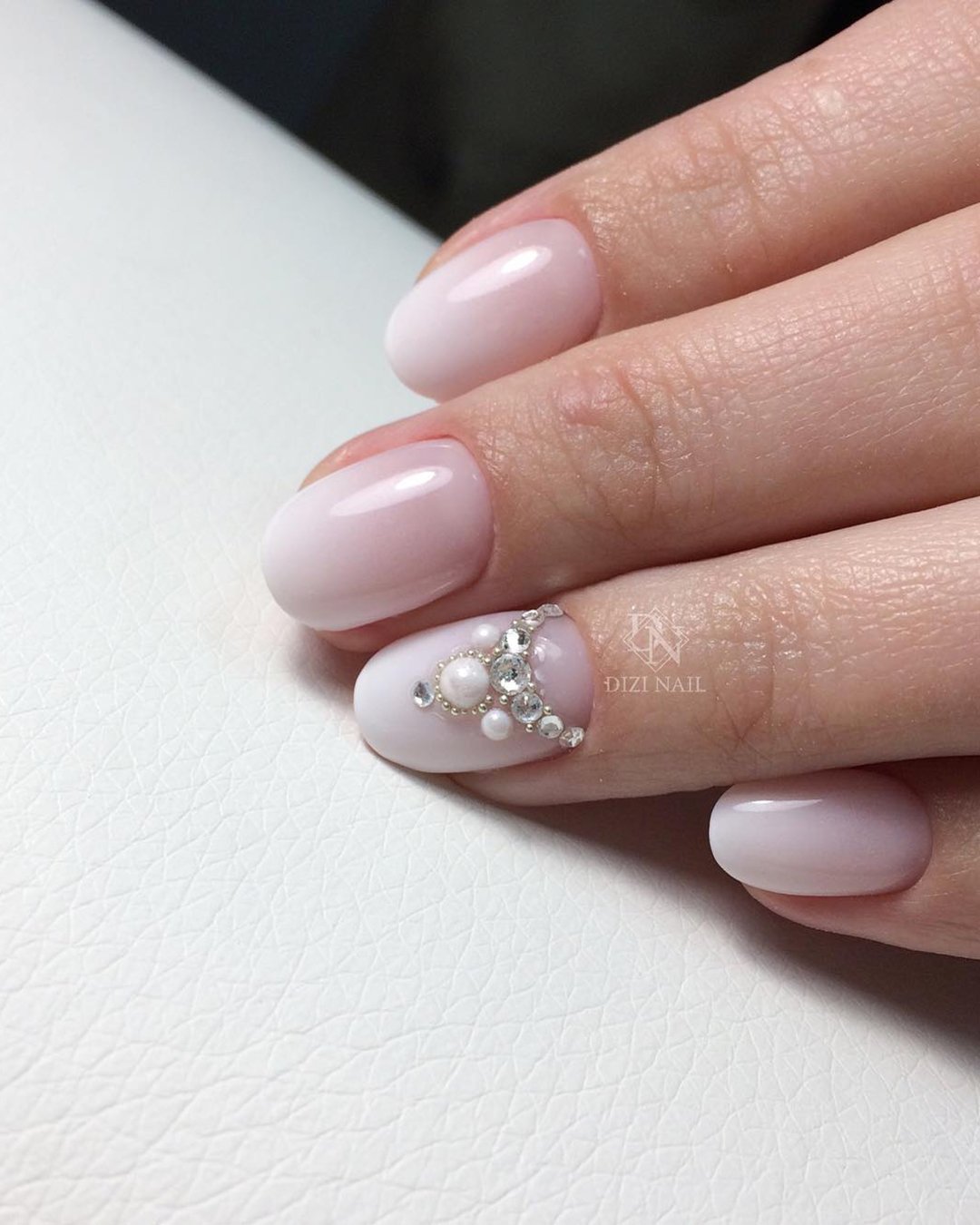 pink and white nails wedding gentle ombre with pearls dizi_nail
