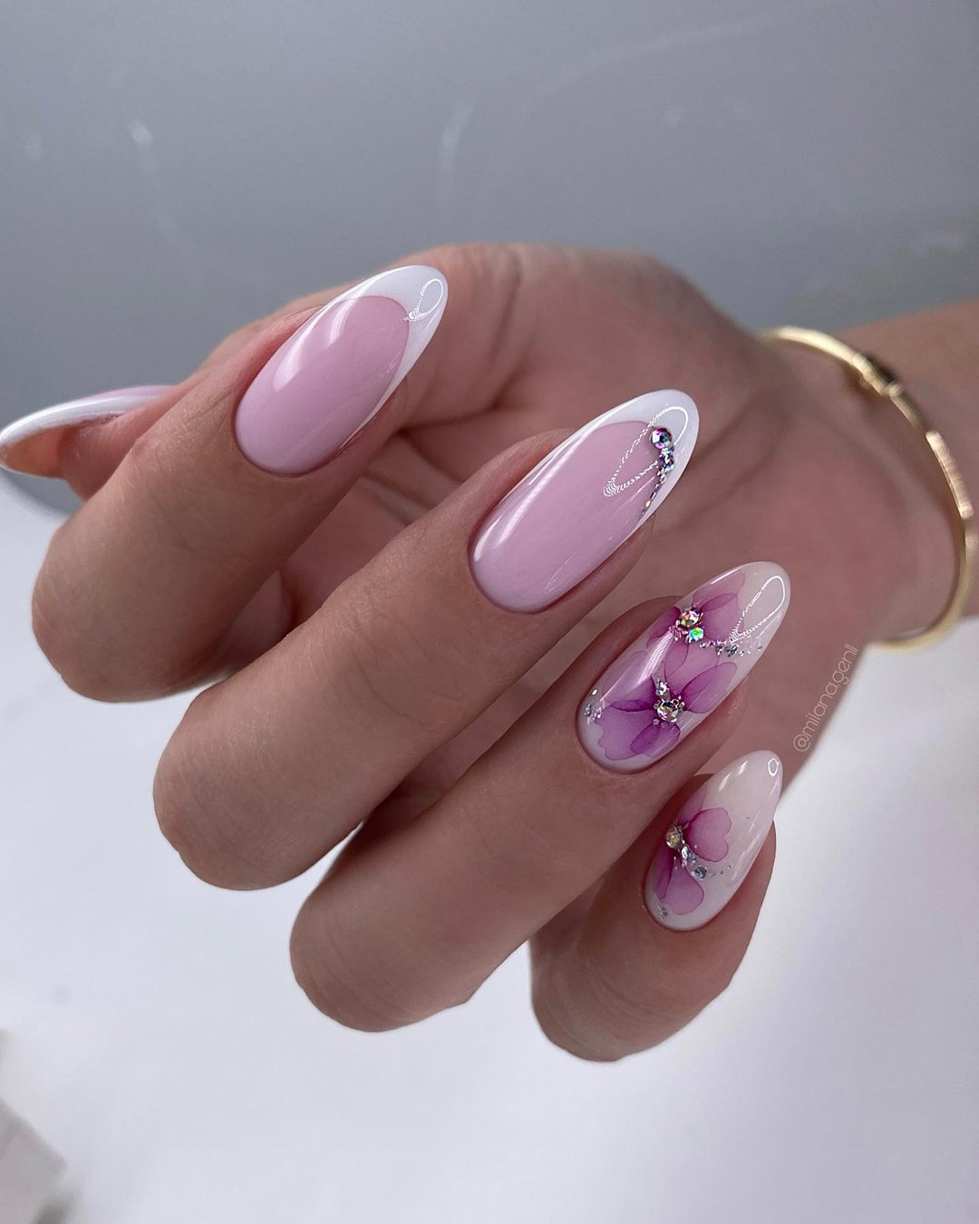 pink and white nails wedding with flower petals painted milana.gen11