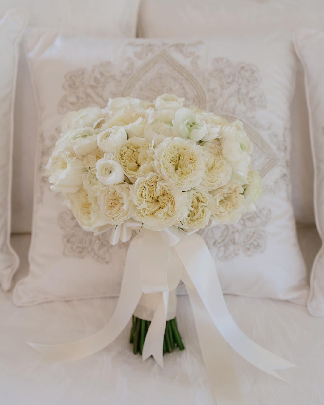 single bloom wedding bouquets white rose wedding bouquets