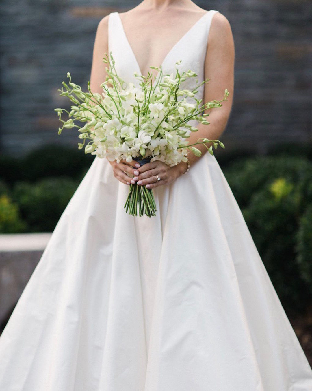 wedding bouquet ideas inspiration simple white bouquet blossombaydesign