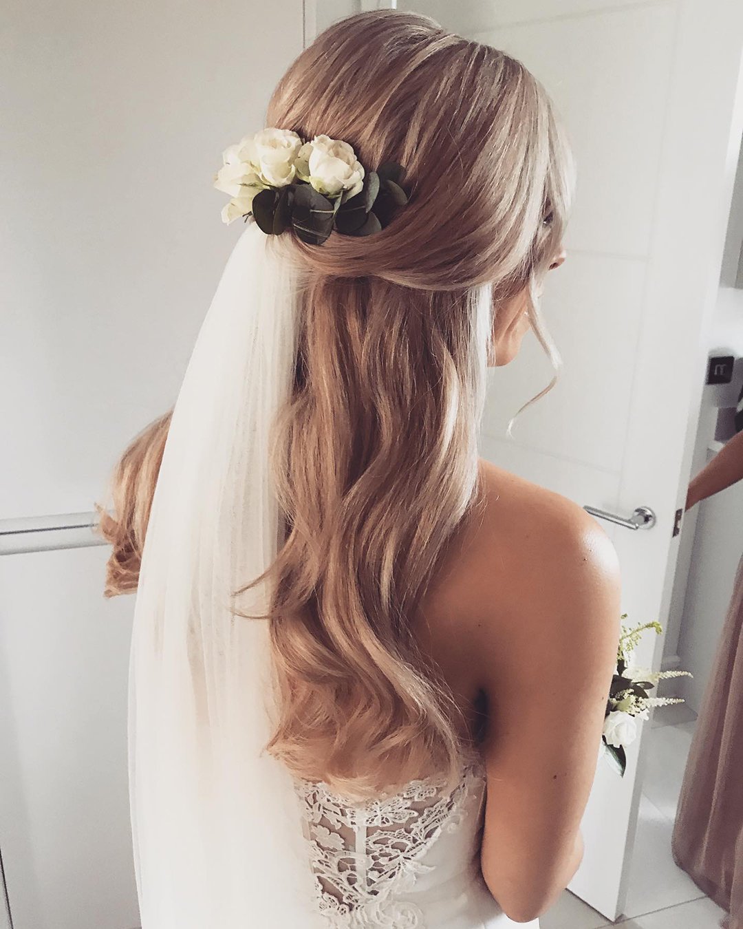 wedding hairstyles with veil half up with flowers and veil botiashairandmakeup