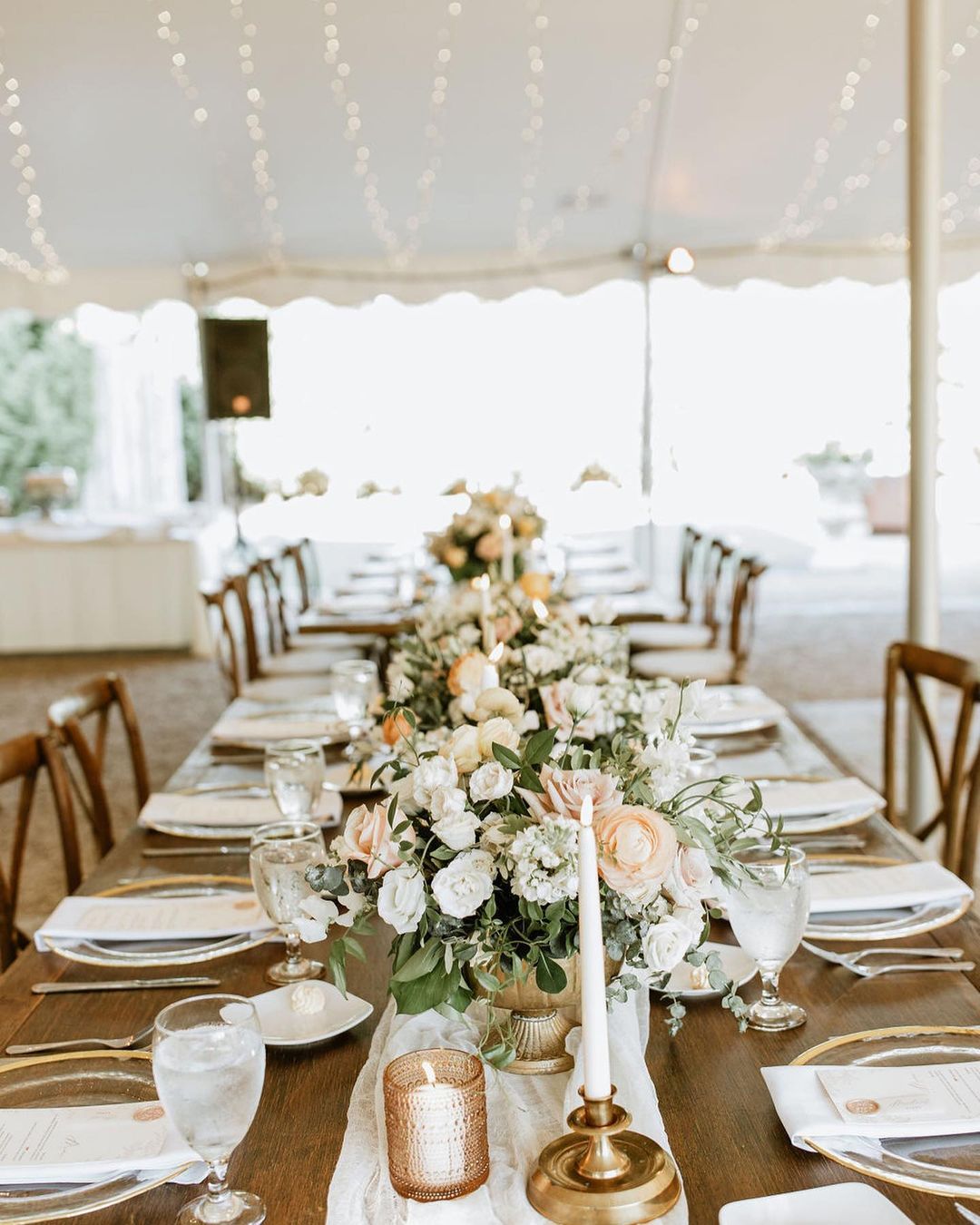 wedding ideas with candles and flowers perfect decor
