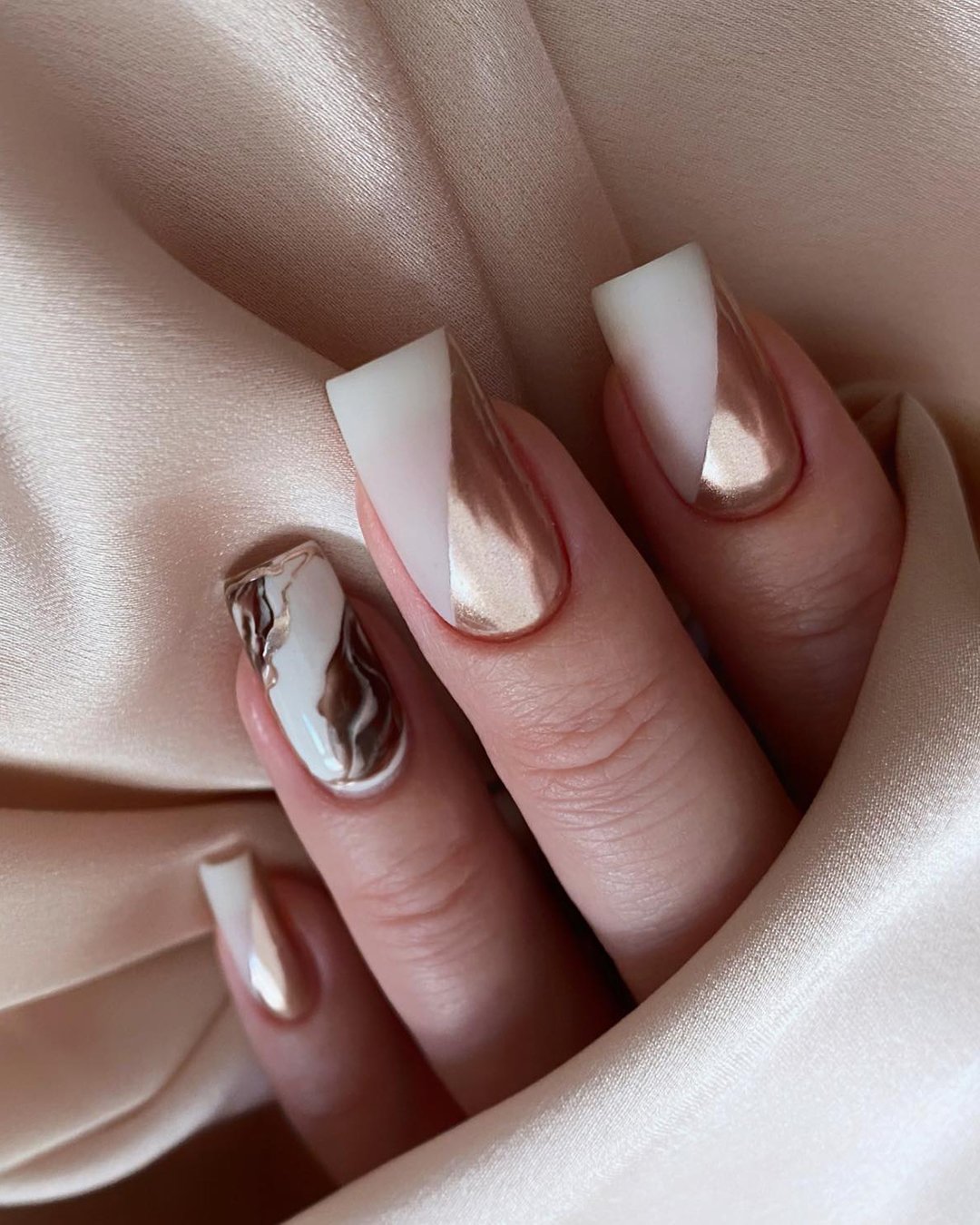 wedding nails design nude and gold dizi_nail