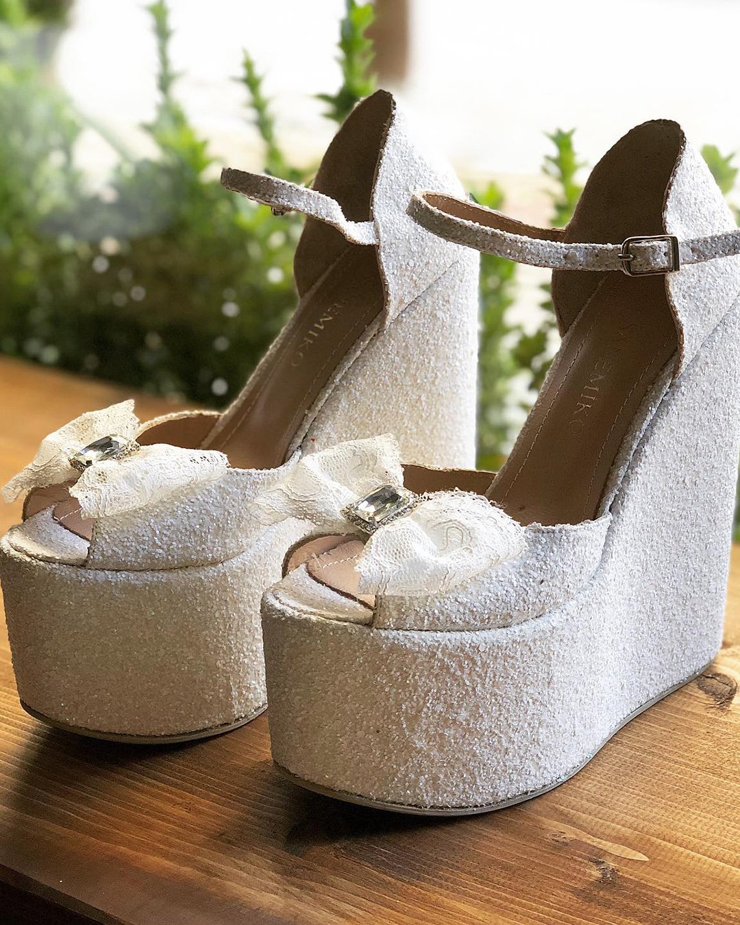 wedding wedges simple with bow sanemiko