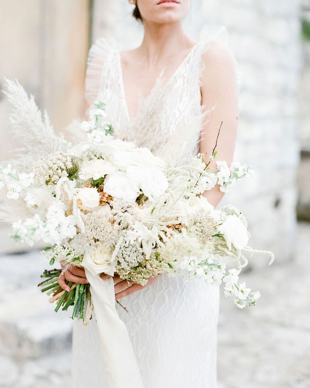 white wedding bouquets inspiration breathtaking white bouquets