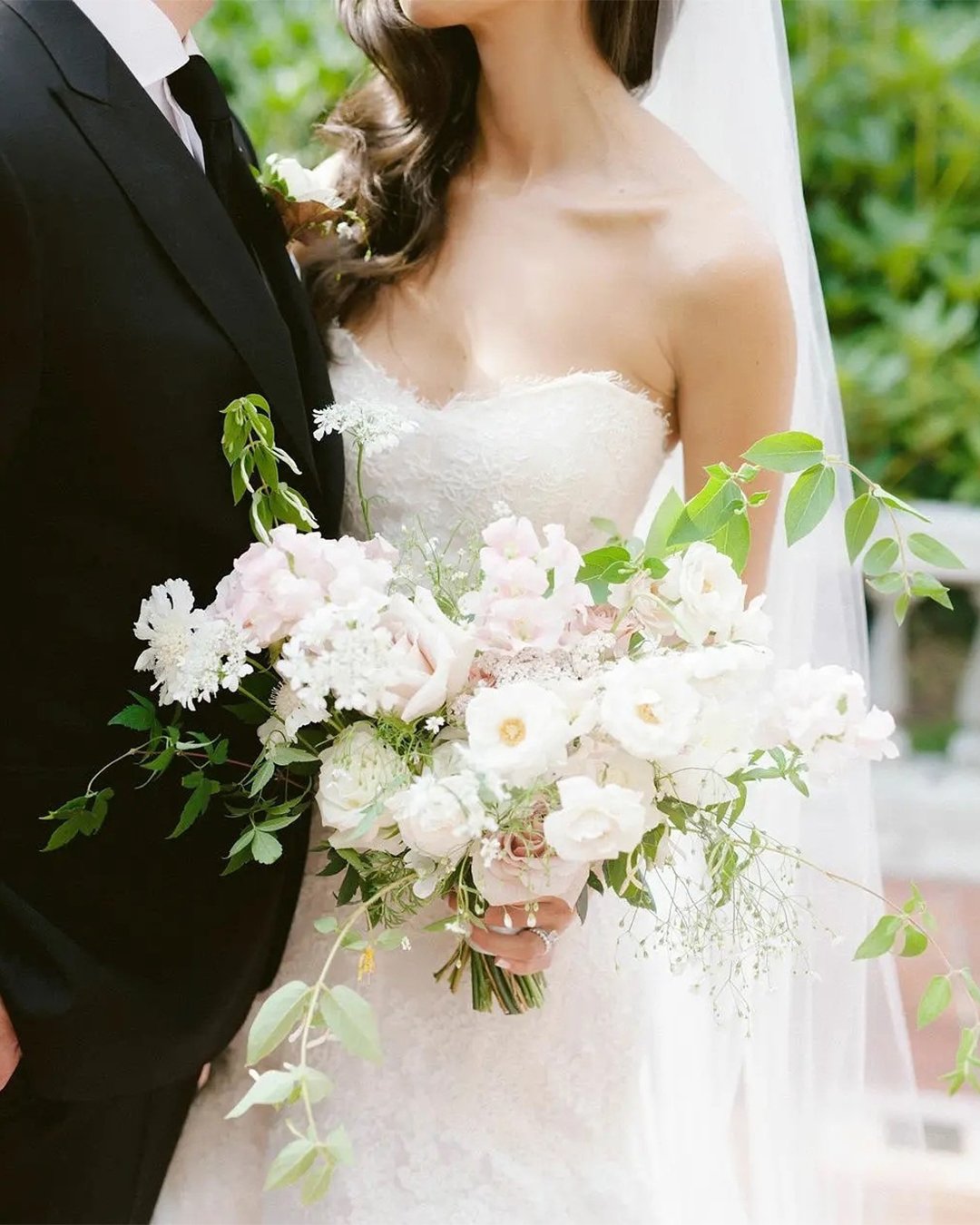 white wedding bouquets inspiration white wedding bouquets for brides