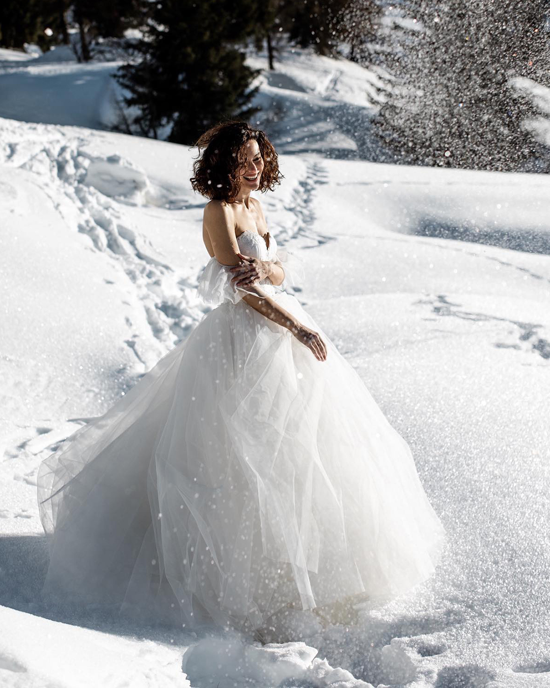 winter wedding dresses outfits simple strapless neckline elisabettalillyred