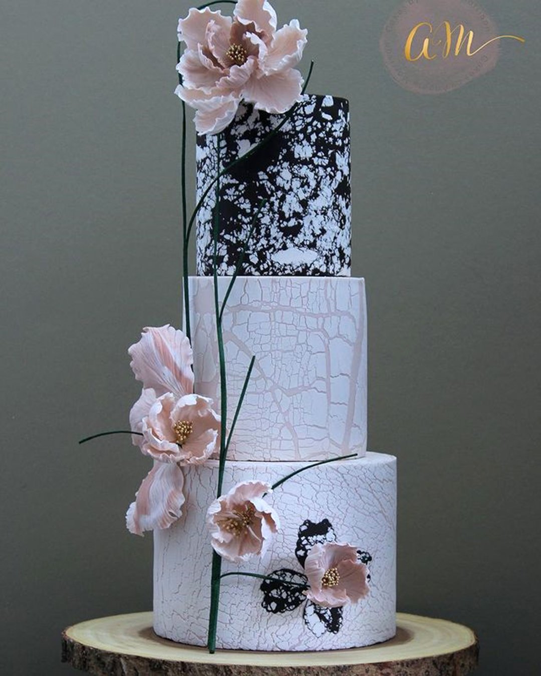 black and white wedding cakes minimalistic black and white cakesblack and white wedding cakes wedding cakes with flowers ideas
