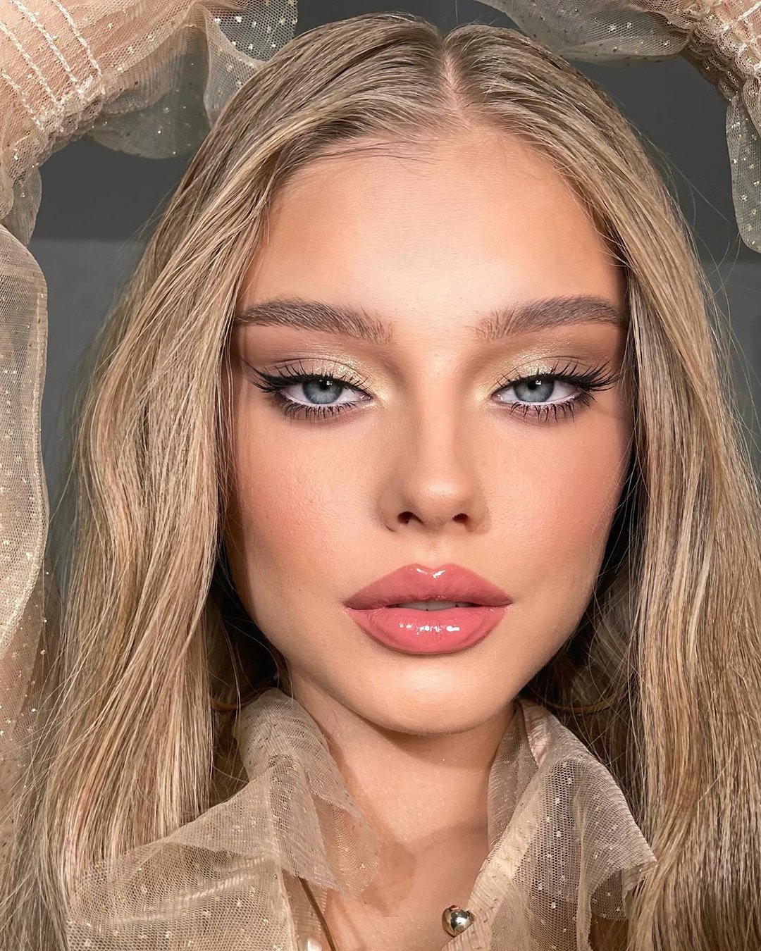 boho wedding makeup trendy foxy eyes and gloss lips piminova_valery