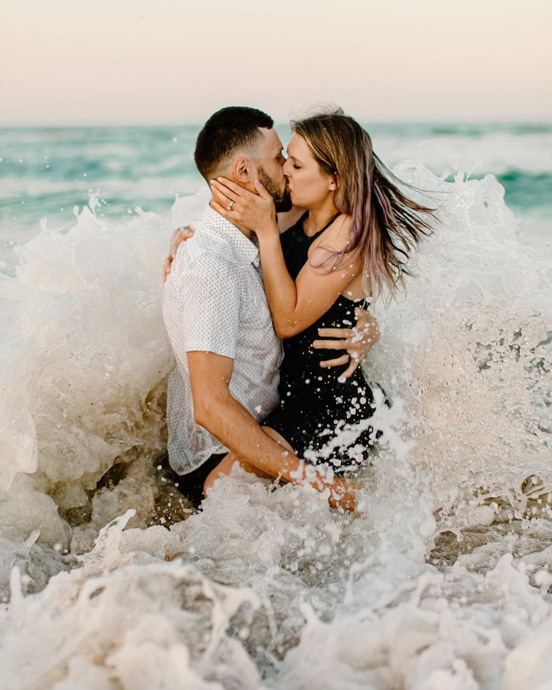 honeymoon photo ideas beach honeymoon photo shoot