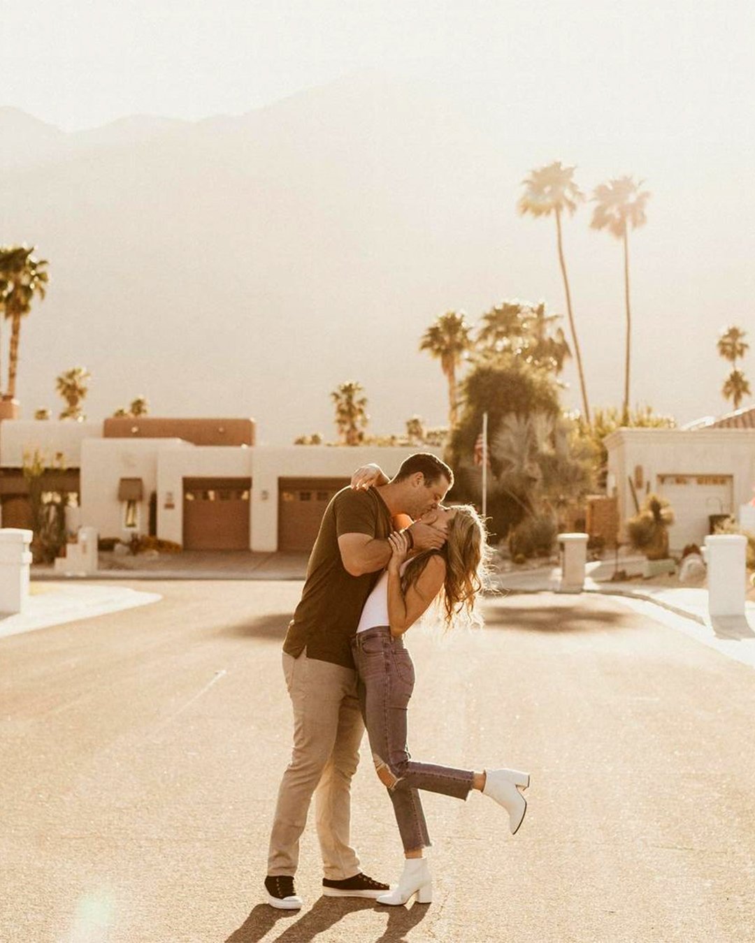 honeymoon photo ideas city walk ideas
